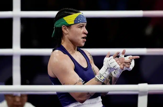 Bia Ferreira vence mais uma e garante vaga na semifinal