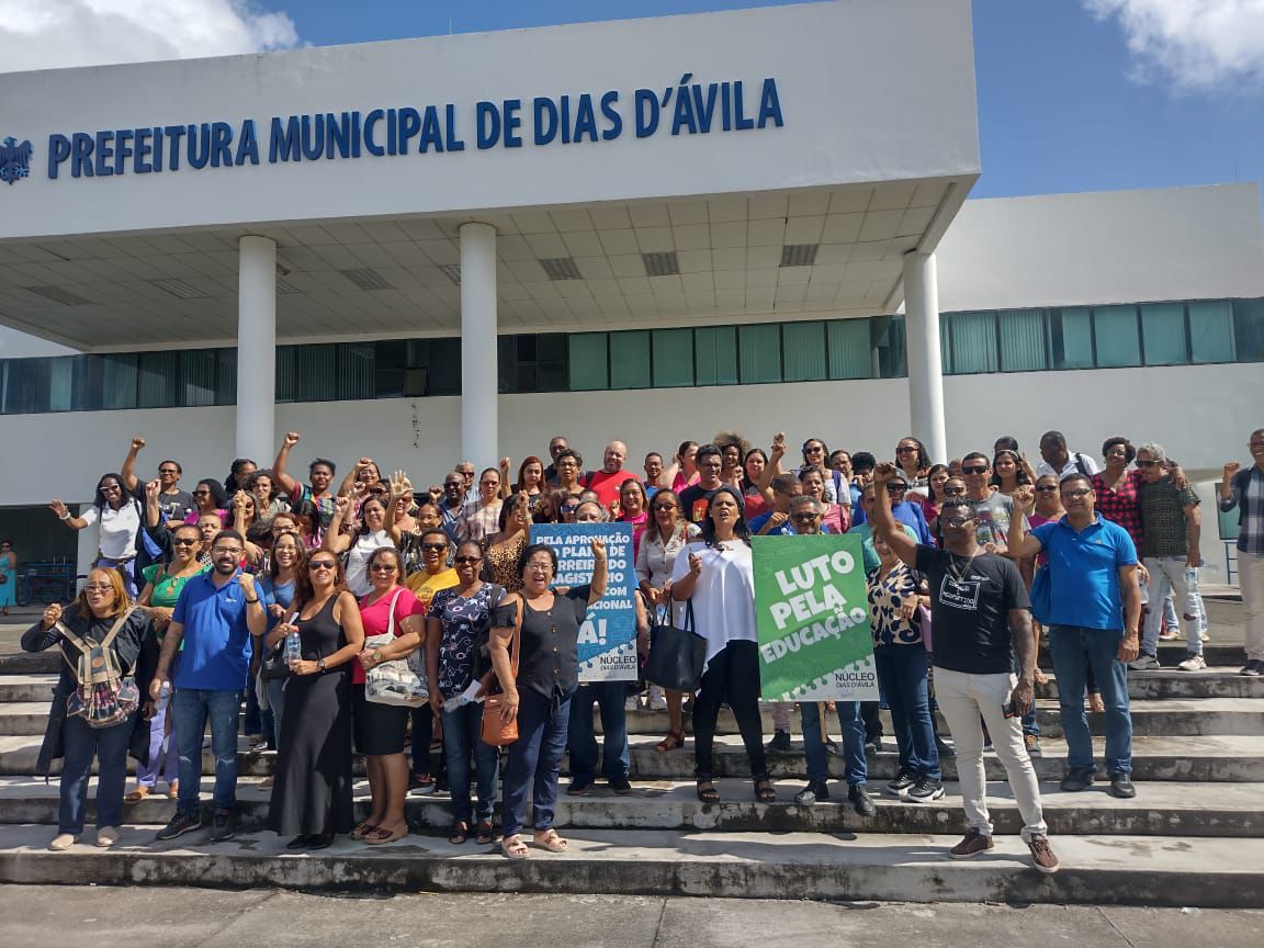 Paralisação: Professores de Dias d’Ávila reivindicam revogação do reajuste de 0,46