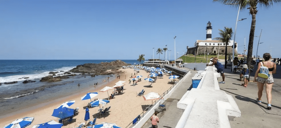 Adolescente é apreendido após roubo no Farol da Barra