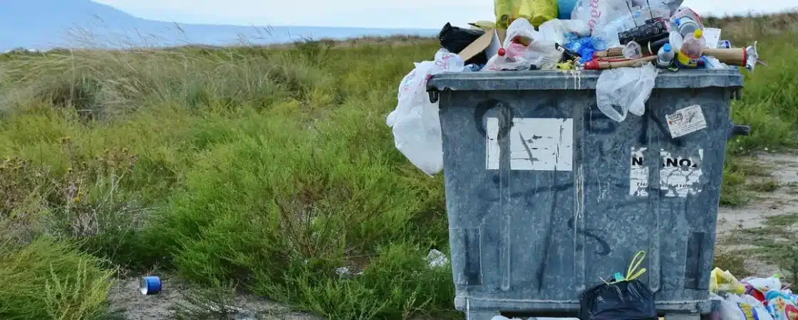 Bebê é encontrado morto dentro de lixo na Bahia