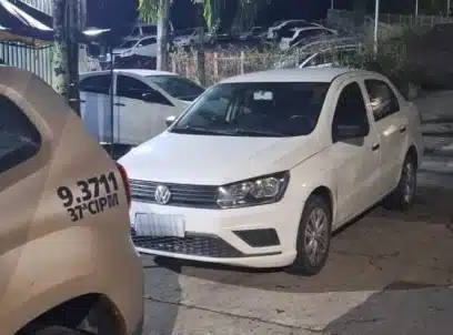 Carro roubado é recuperado em Salvador