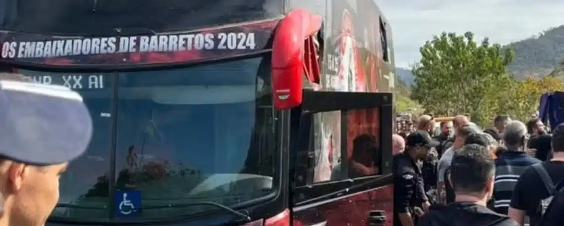 César Menotti e Fabiano sofrem acidente de ônibus