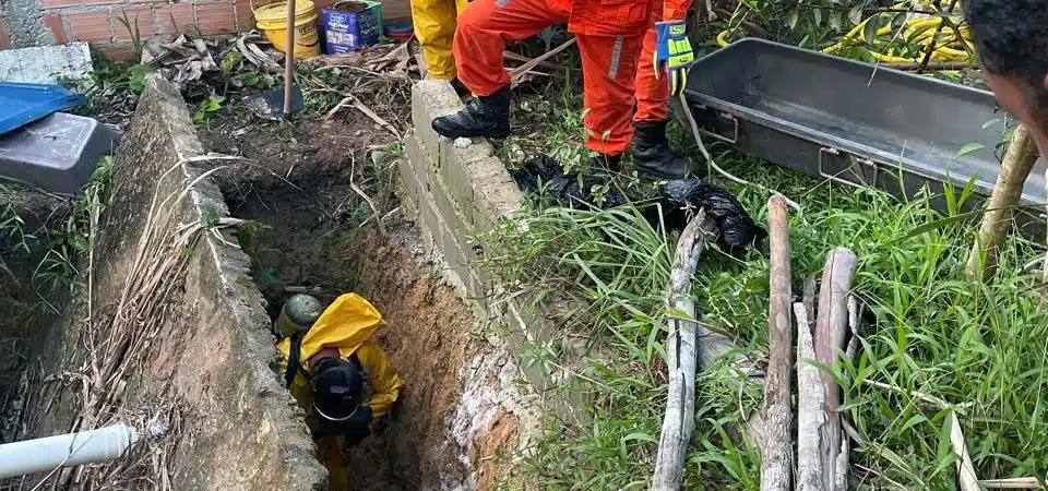 Corpo é encontrado dentro de fossa no interior