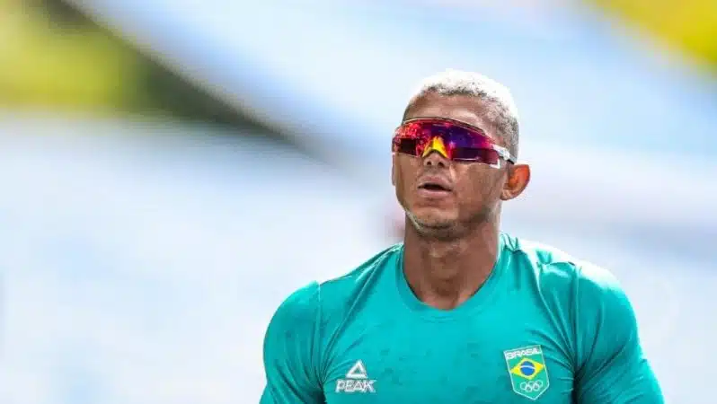 Isaquias Queiroz se classifica direto para as semifinais na canoagem