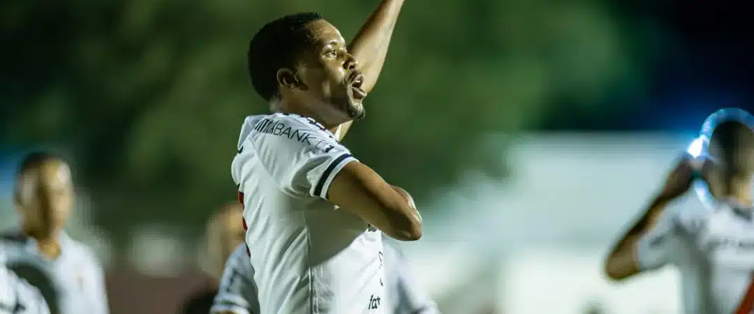 Iury Castilho rescinde contrato com Vitória e vai para clube paulista