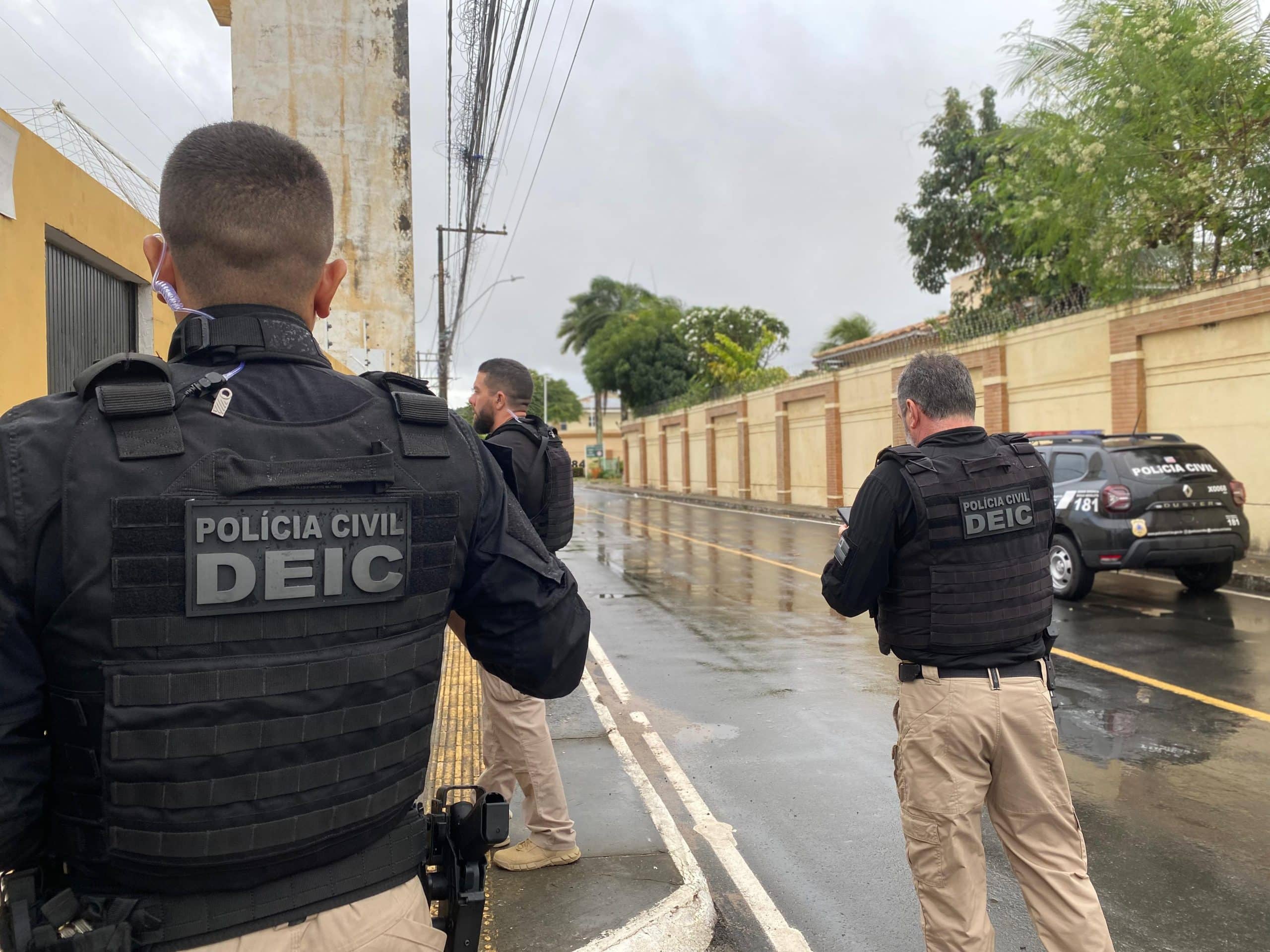 Três policiais militares são presos em Salvador e Região Metropolitana