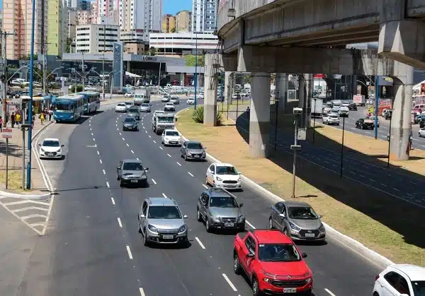 Corpo esquartejado é encontrado em carrinho de mercado em Salvador