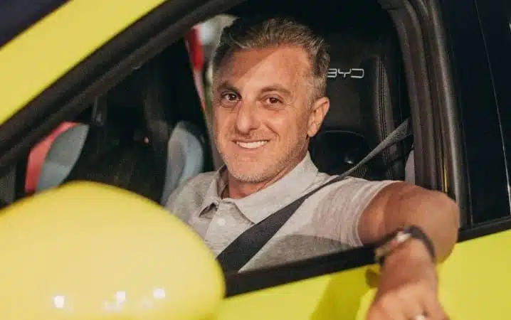 Luciano Huck visita Camaçari e causa alvoroço nas redes sociais