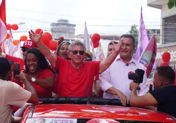 Ministro Rui Costa participa de caminhada em Camaçari