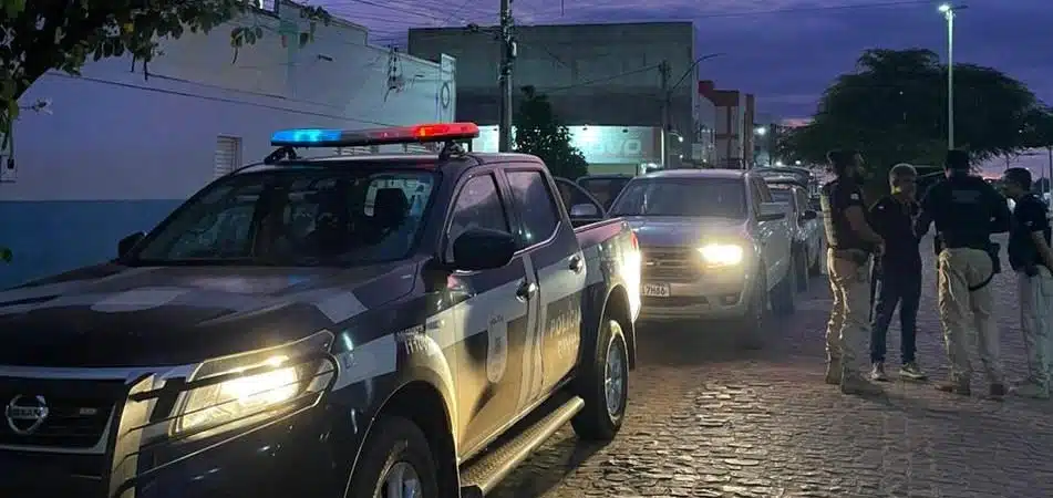 Homem é preso em flagrante por estuprar filha; vítima foi violentada durante 10 anos