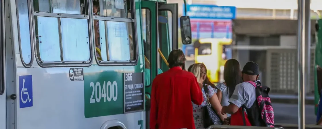 Após seis dias suspensos, ônibus voltam a circular no Bairro da Paz