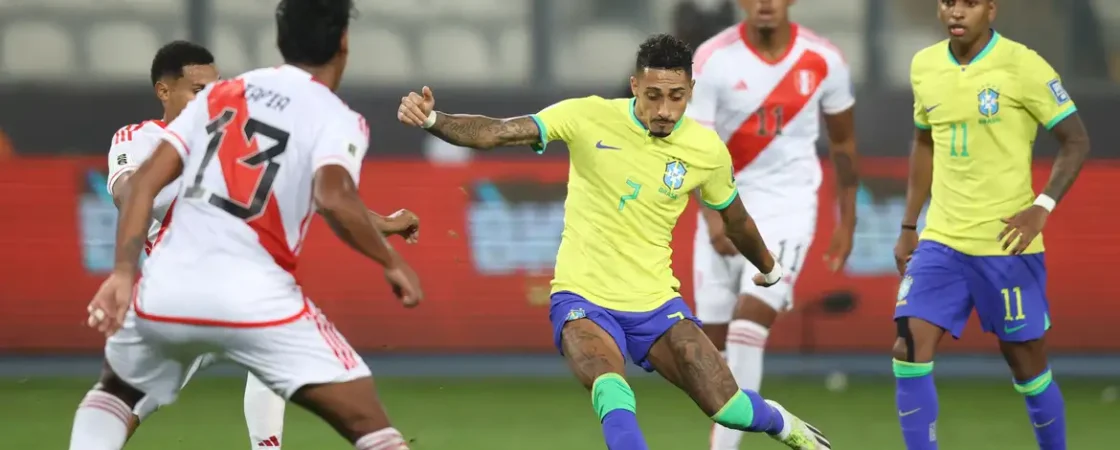 Brasil enfrenta seleção peruana nesta terça