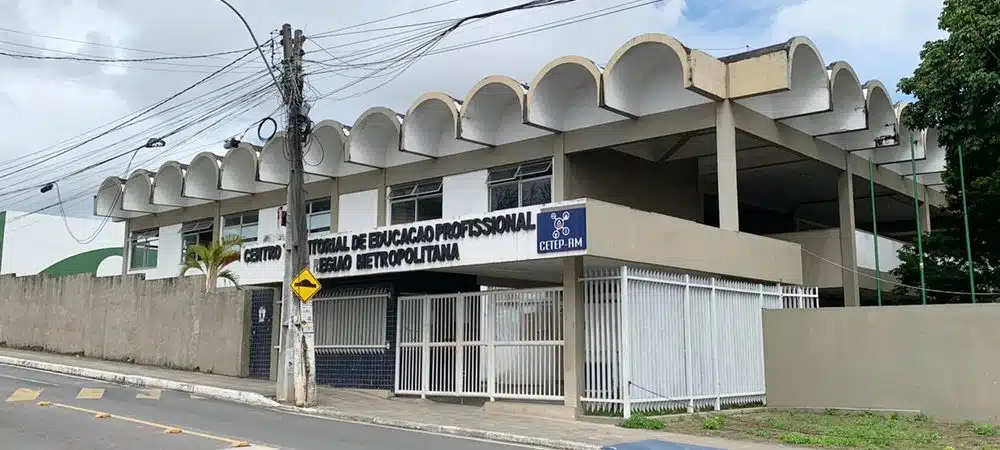 Colégios eleitorais de Camaçari ficaram lotados durante período de votação