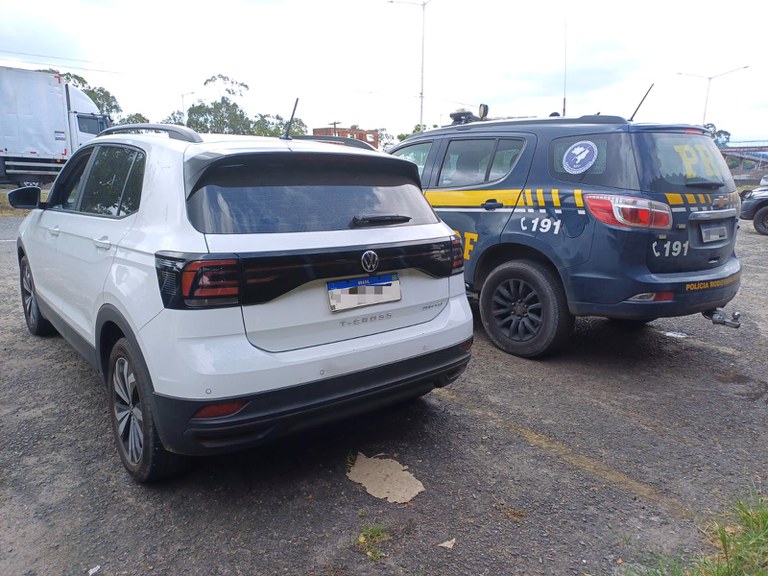 Homem troca terreno por carro roubado e é detido em Simões Filho