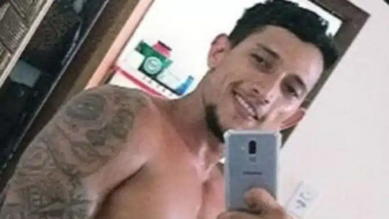 Homem é assassinado em praça de Salvador