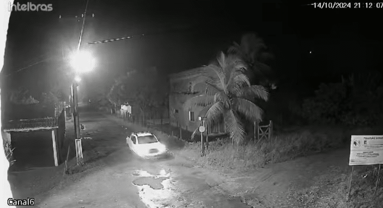 Câmeras de segurança filmaram a fuga dos suspeitos