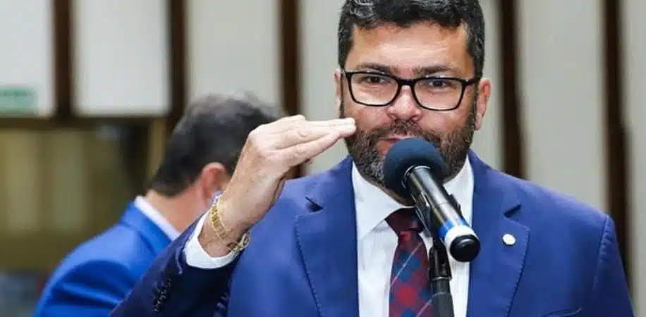 Polícia Federal faz buscas em gabinete e casa de deputado baiano