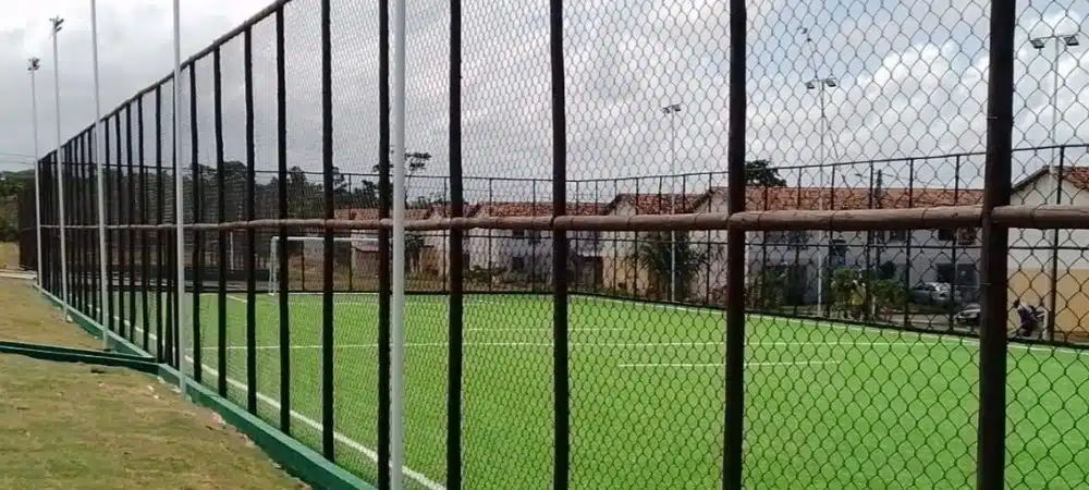 Prefeitura de Camaçari entrega três campos esportivos requalificados