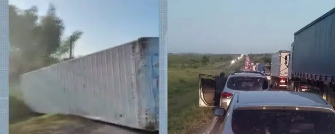 Carreta tomba na BR-324 e deixa trânsito travado