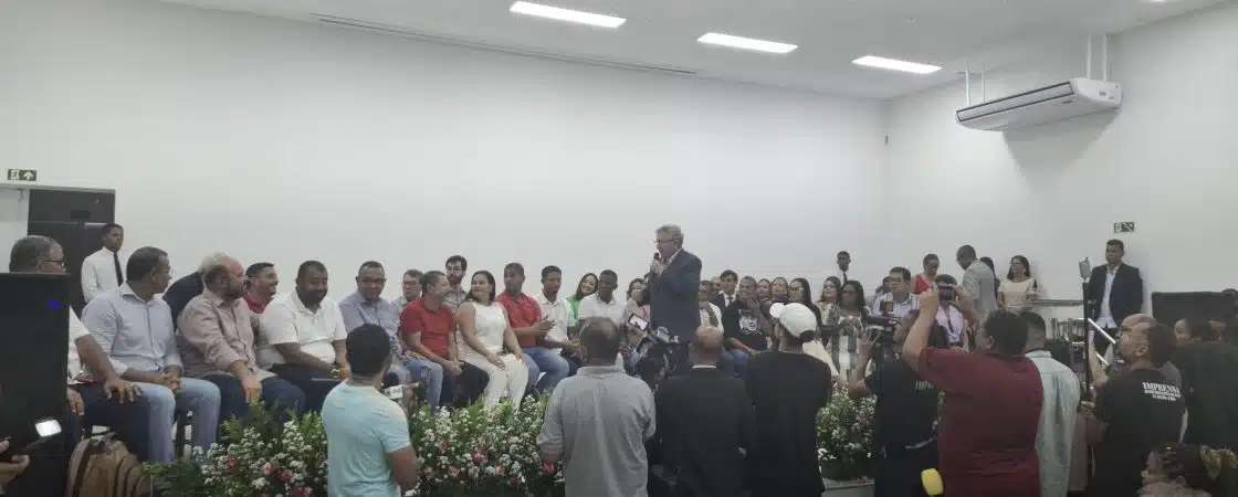 Luiz Caetano anuncia nomes do secretariado; confira