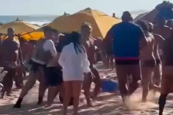 Banhistas partem para agressão na praia de Vilas do Atlântico e caso para na delegacia