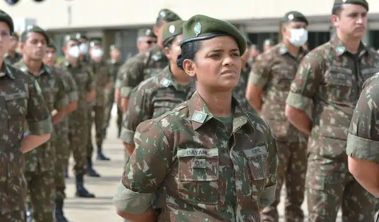 Forças Armadas iniciam alistamento voluntário feminino